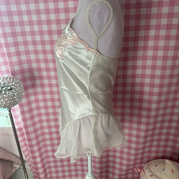 Victorias Secret Vintage Gold Label White Satin Slip Size M in EUC 🪽🎀 - Picture 6 of 6